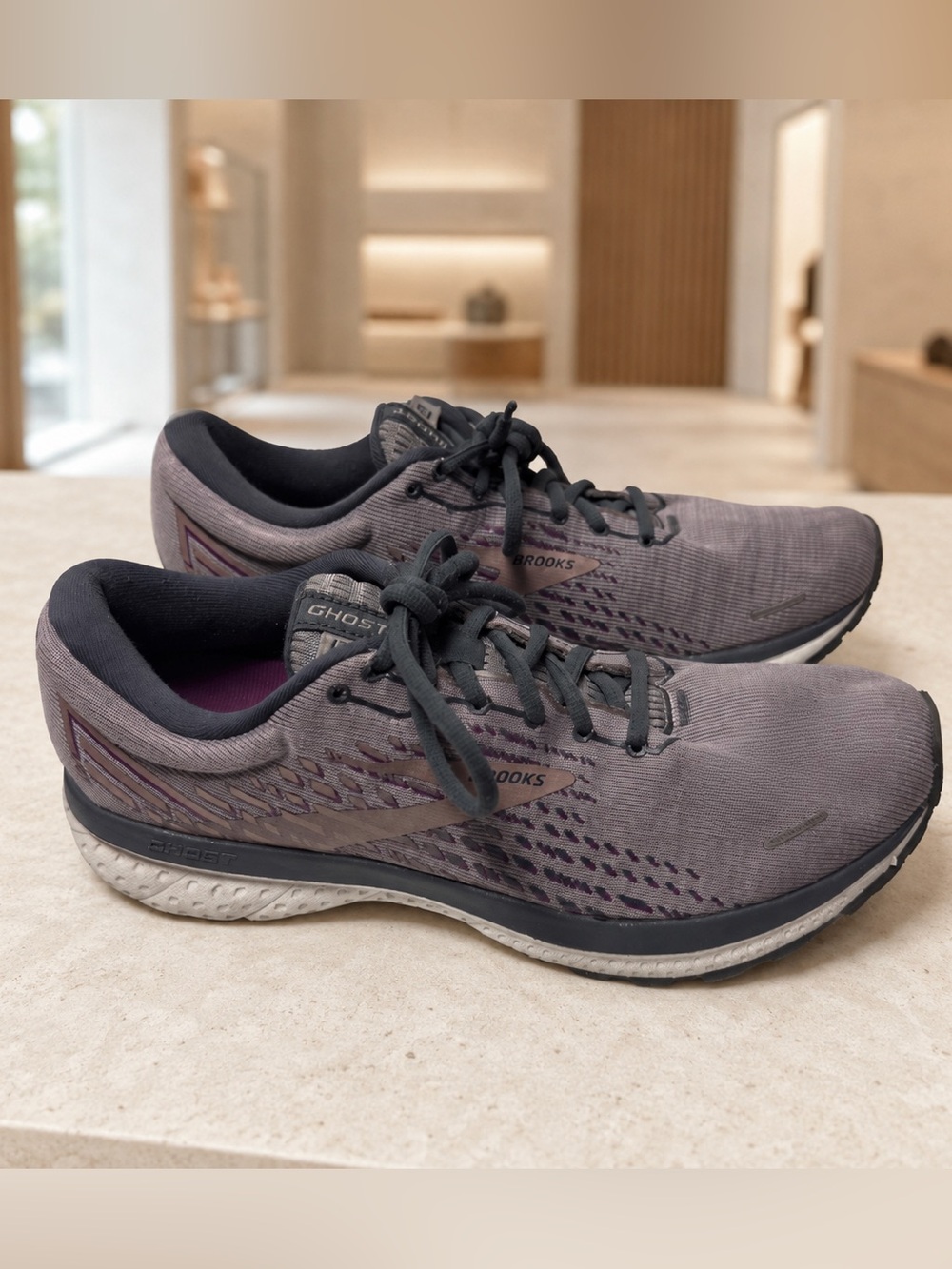 Brooks Ghost Women's Running Shoes - Mauve with Black Accents Size 11